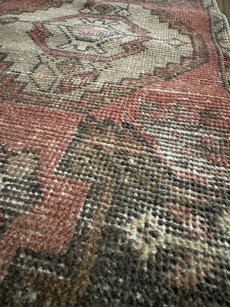 Vintage Turkish Mini Rug No. 124 | 1'7 x 3'0
