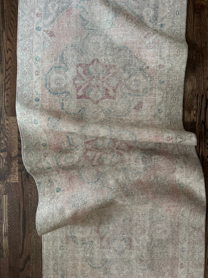 Vintage Turkish Runner Rug No. 731 | 2'9 x 9'7