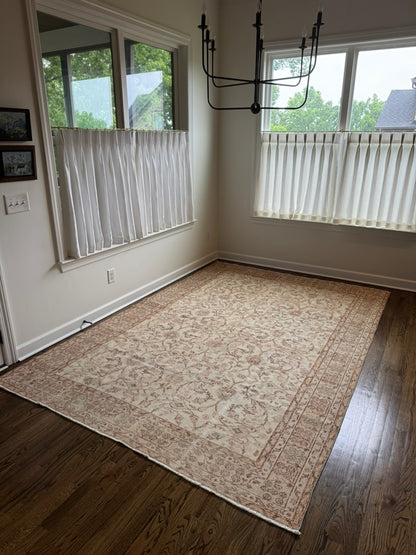Vintage Turkish Area Rug No. 522 |  7'0 x 10'5