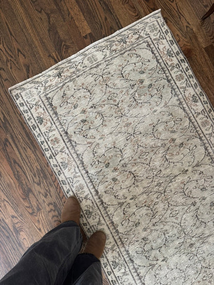 Vintage Turkish Runner Rug No. 715 | 3'2 x 7'0"