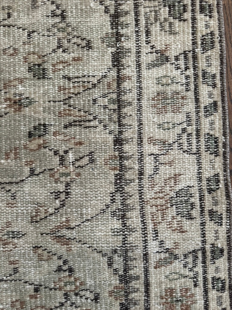 Vintage Turkish Runner Rug No. 715 | 3'2 x 7'0"