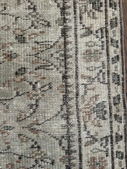 Vintage Turkish Runner Rug No. 715 | 3'2 x 7'0"