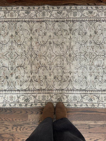 Vintage Turkish Runner Rug No. 715 | 3'2 x 7'0"