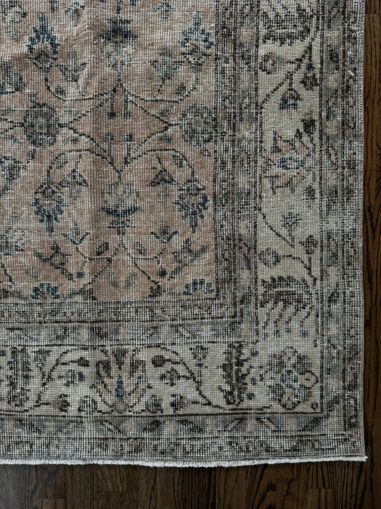 Vintage Turkish Area Rug No. 526 |  6'9 x 10'8