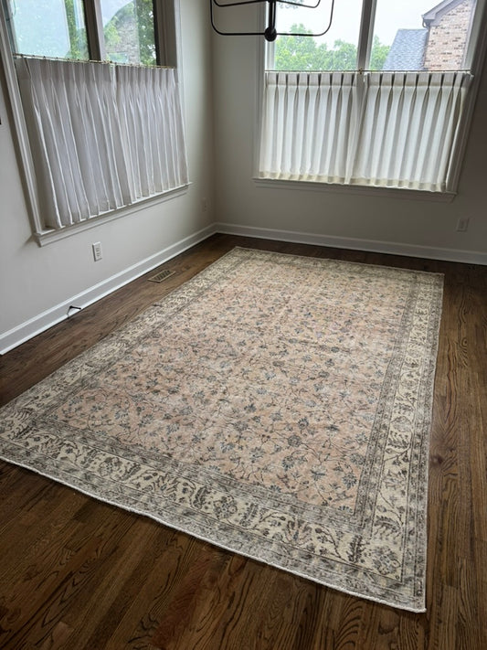 Vintage Turkish Area Rug No. 526 |  6'9 x 10'8