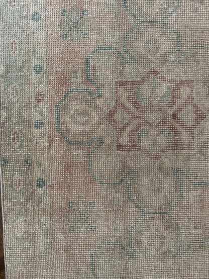 Vintage Turkish Runner Rug No. 731 | 2'9 x 9'7